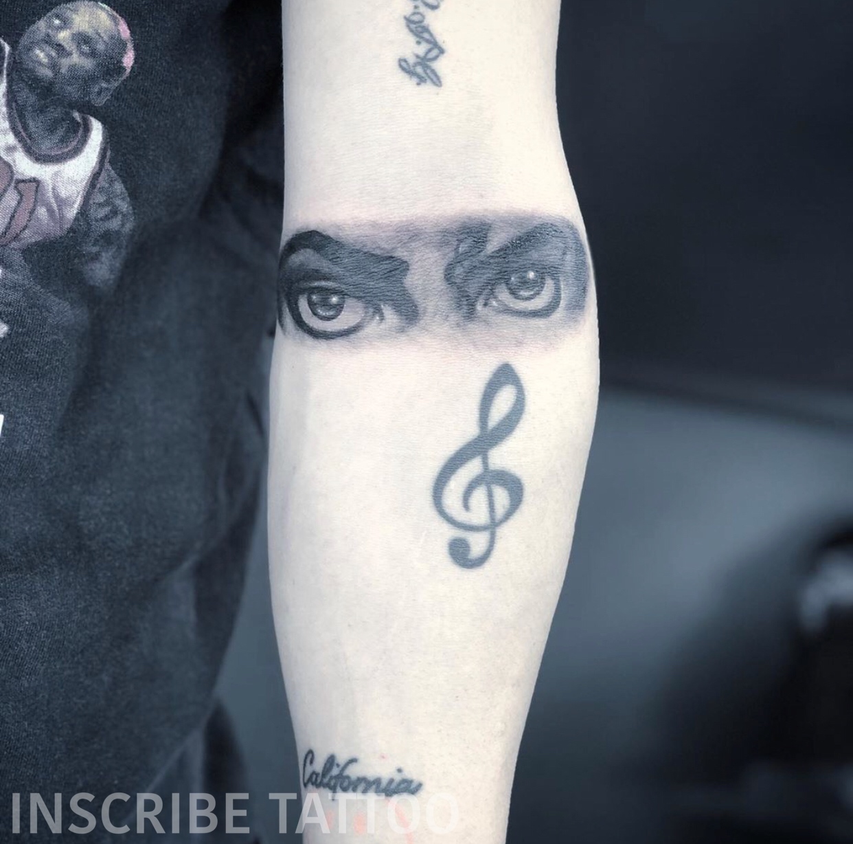 目 マイケルジャクソン Realistic リアリスティック New List ギャラリー 一覧インスクライブのタトゥー の実績を紹介しています 指定のデザインのカテゴリーが一覧で表示されます