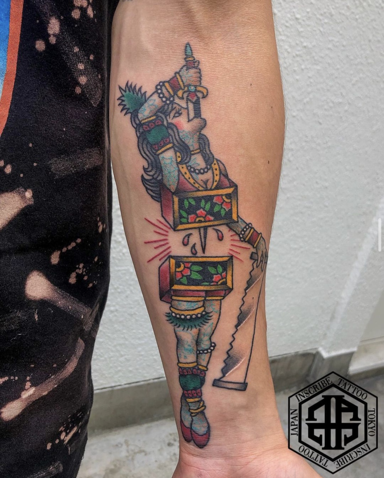 トラッドガール マジック アメリカントラディショナル カラー タトゥー American Traditional アメリカントラディショナル New List ギャラリー 一覧インスクライブのタトゥーの実績を紹介しています 指定のデザインのカテゴリーが一覧で表示されます